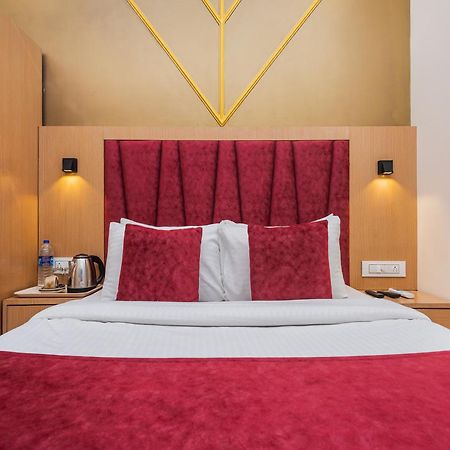 Hotel Priceless Suite Bombay Exhibition Centre Goregaon West Mumbai Bagian luar foto