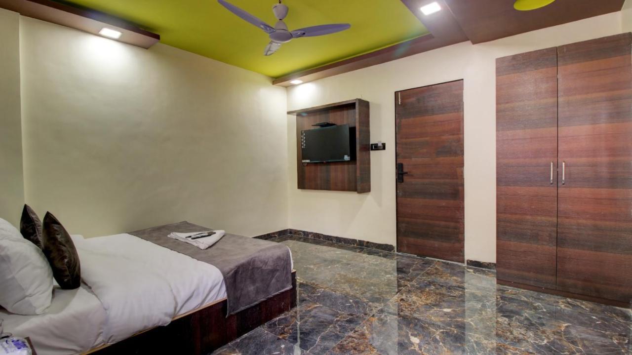 Hotel Priceless Suite Bombay Exhibition Centre Goregaon West Mumbai Bagian luar foto