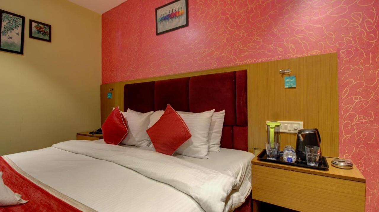 Hotel Priceless Suite Bombay Exhibition Centre Goregaon West Mumbai Bagian luar foto