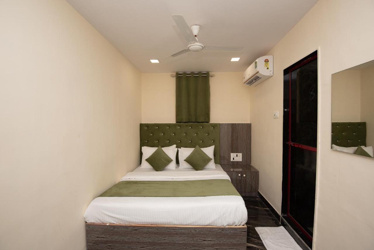 Hotel Priceless Suite Bombay Exhibition Centre Goregaon West Mumbai Bagian luar foto