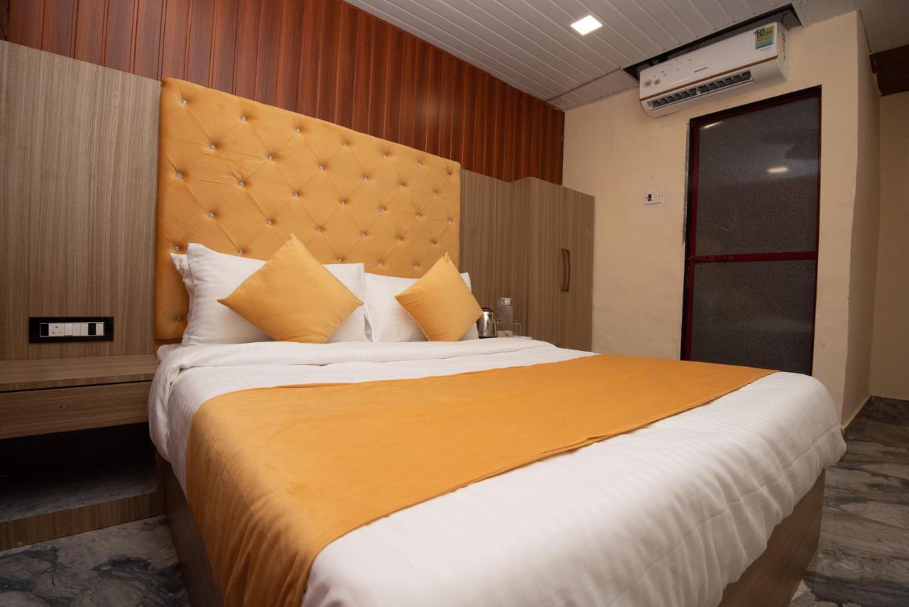 Hotel Priceless Suite Bombay Exhibition Centre Goregaon West Mumbai Bagian luar foto