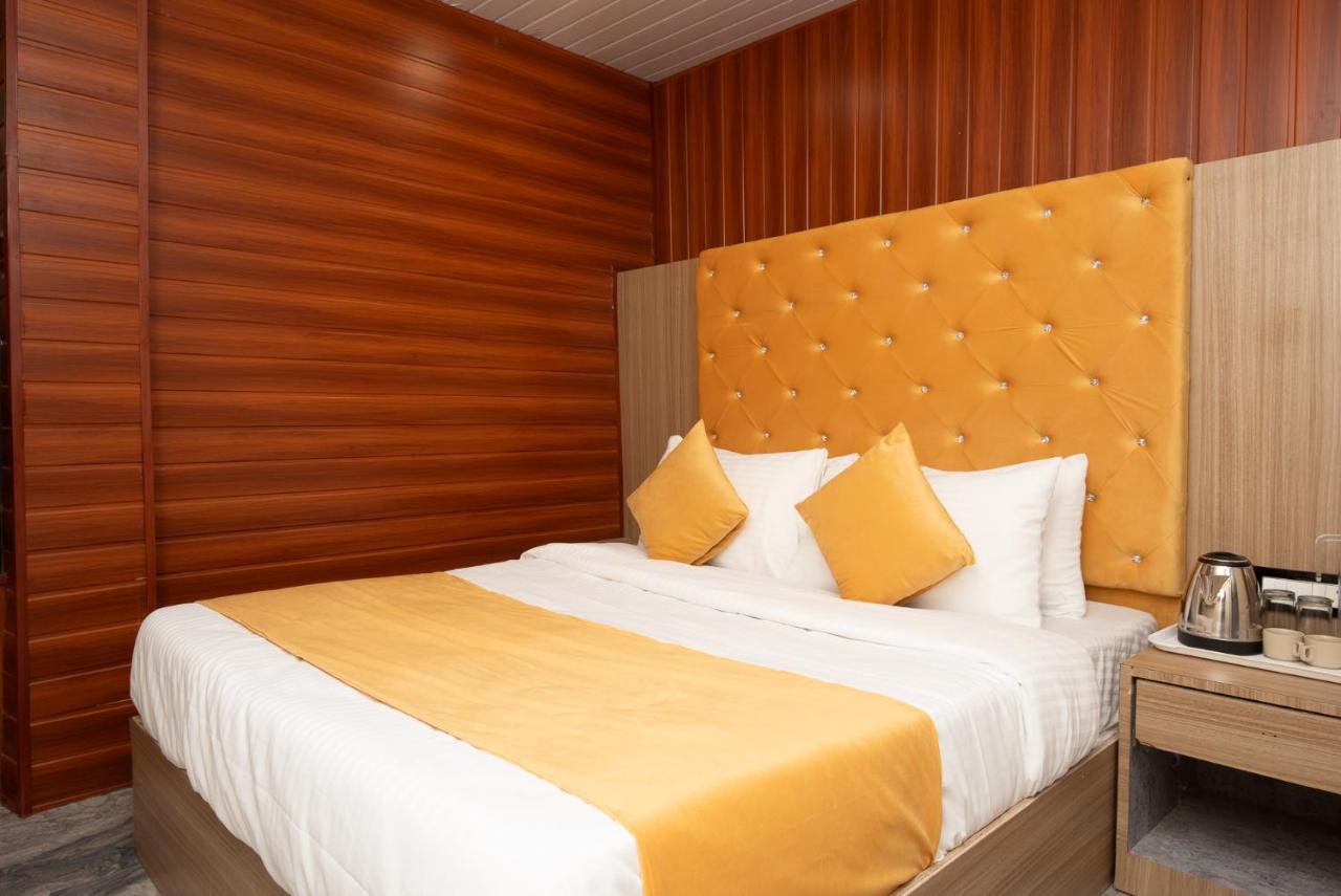 Hotel Priceless Suite Bombay Exhibition Centre Goregaon West Mumbai Bagian luar foto