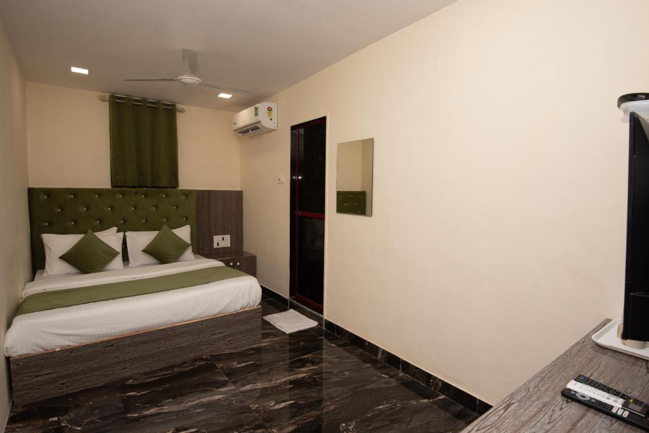 Hotel Priceless Suite Bombay Exhibition Centre Goregaon West Mumbai Bagian luar foto