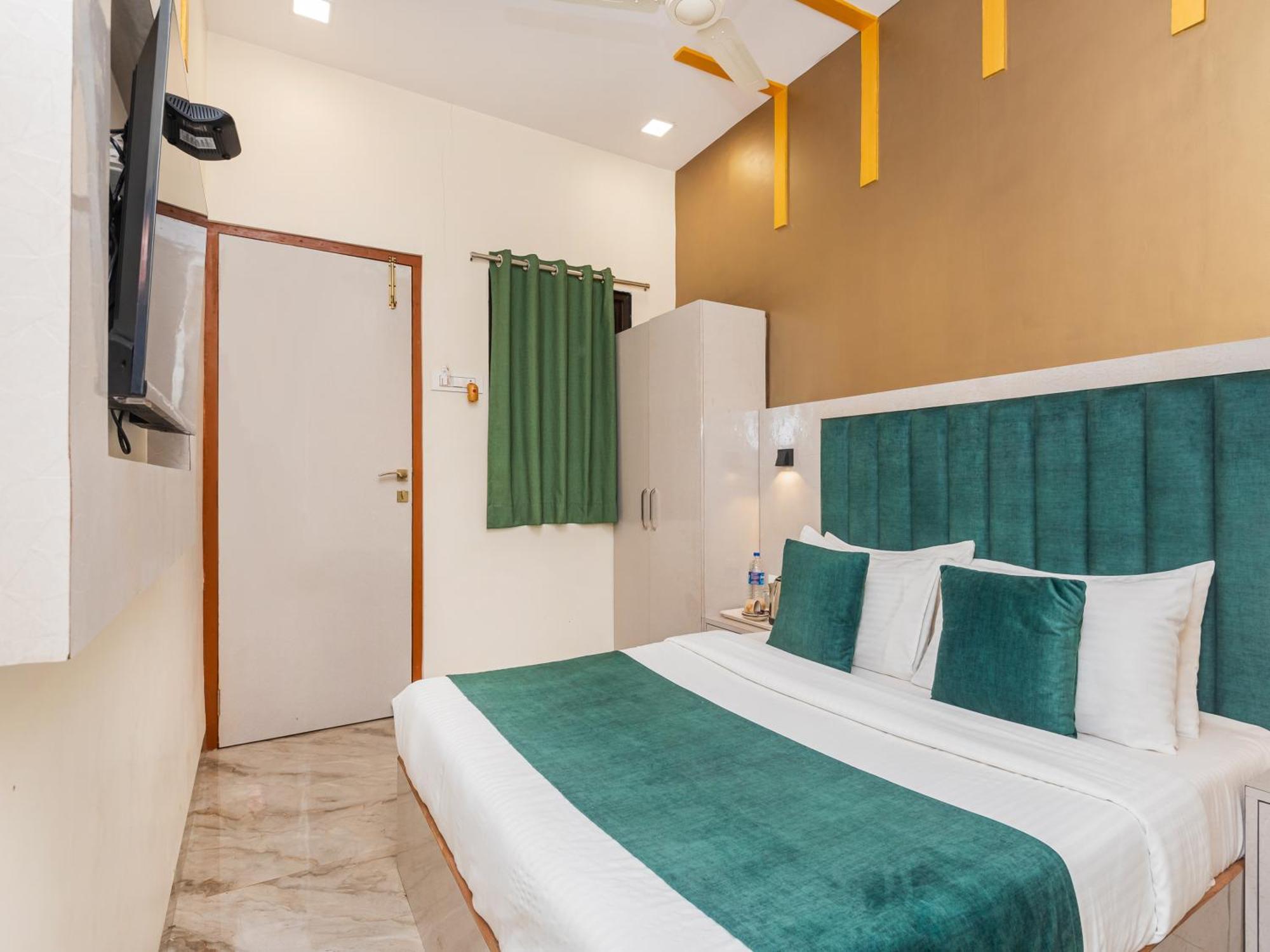 Hotel Priceless Suite Bombay Exhibition Centre Goregaon West Mumbai Bagian luar foto
