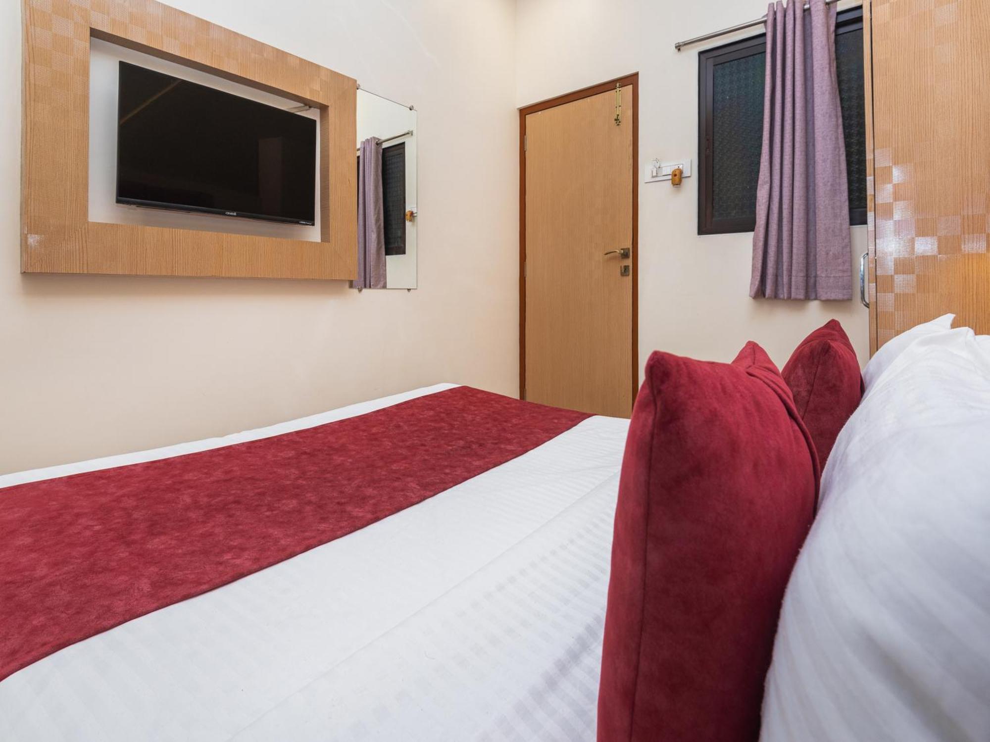 Hotel Priceless Suite Bombay Exhibition Centre Goregaon West Mumbai Bagian luar foto
