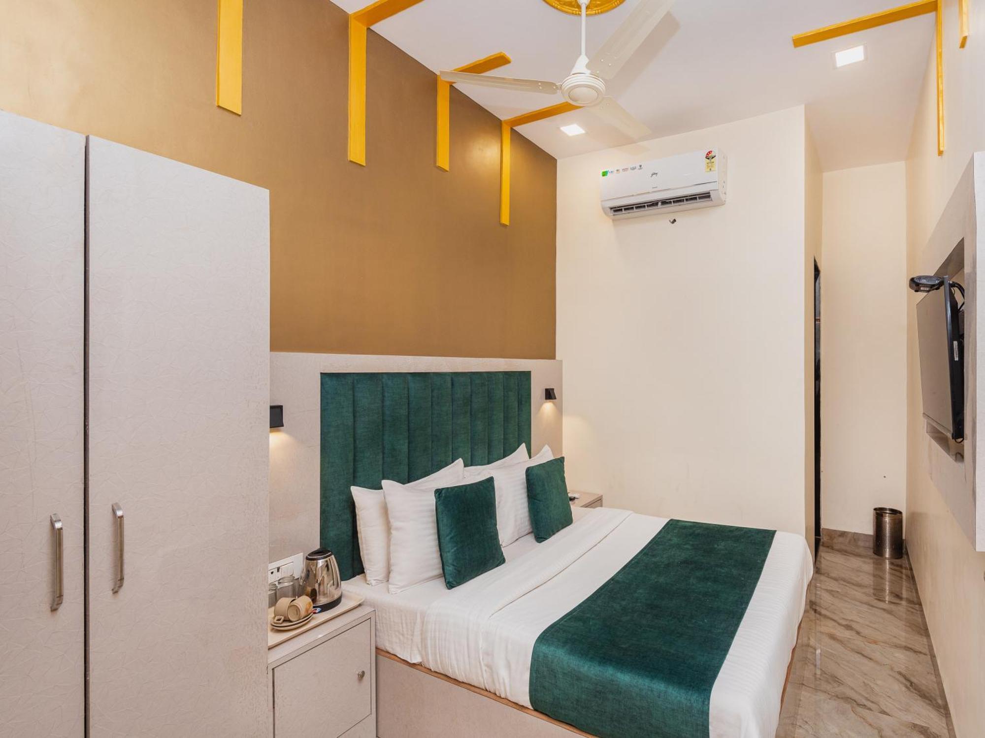 Hotel Priceless Suite Bombay Exhibition Centre Goregaon West Mumbai Bagian luar foto