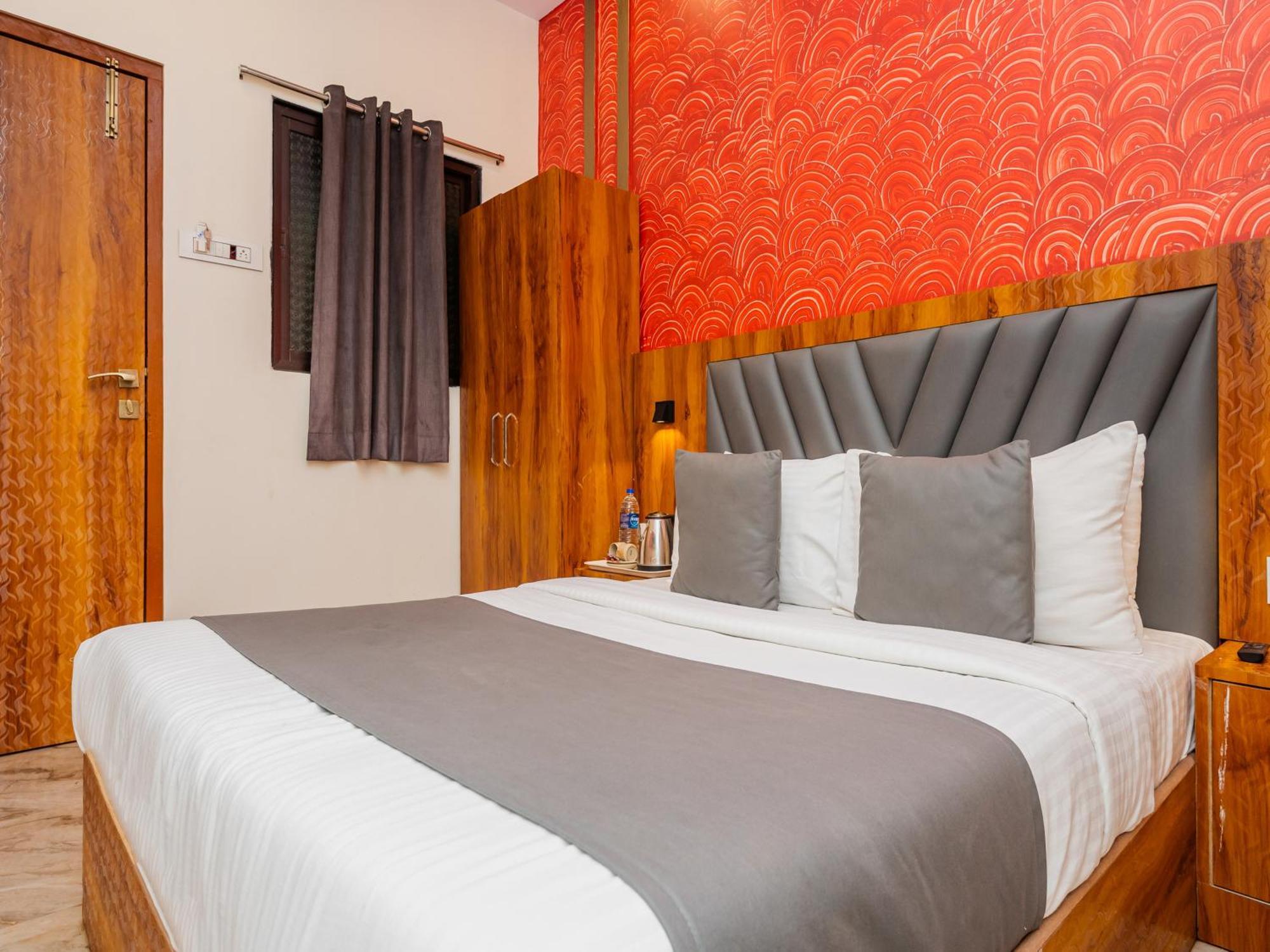 Hotel Priceless Suite Bombay Exhibition Centre Goregaon West Mumbai Bagian luar foto