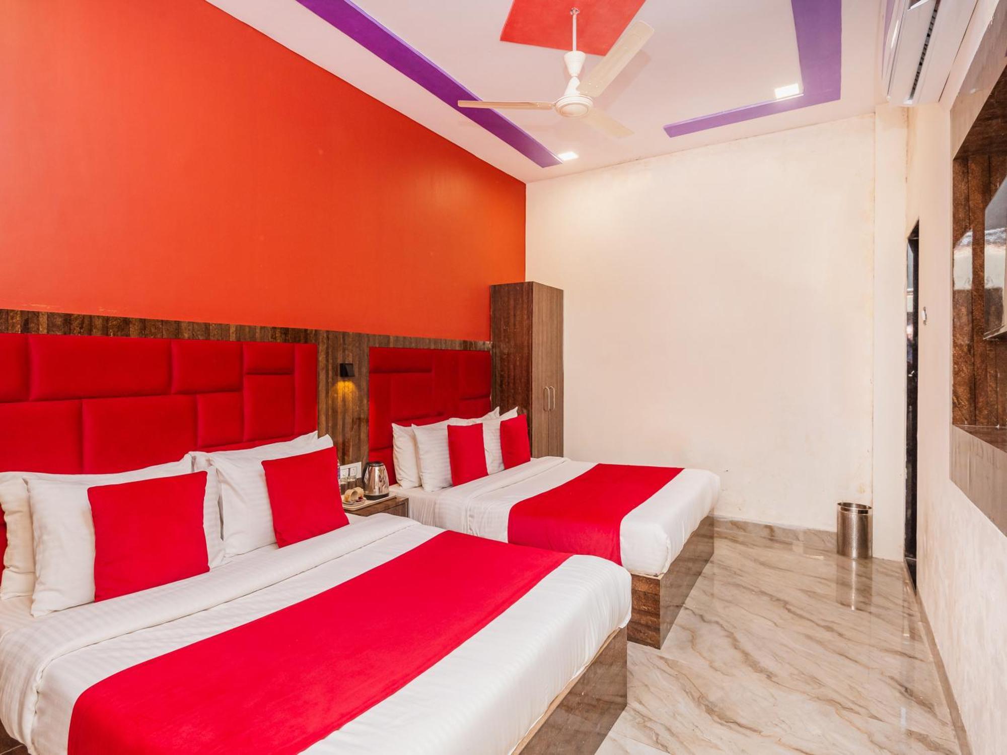 Hotel Priceless Suite Bombay Exhibition Centre Goregaon West Mumbai Bagian luar foto