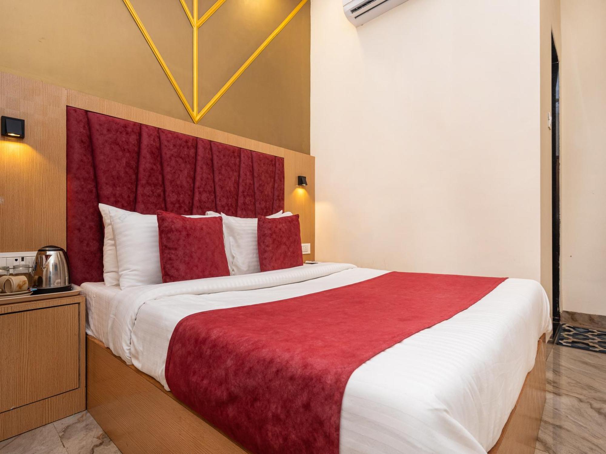 Hotel Priceless Suite Bombay Exhibition Centre Goregaon West Mumbai Bagian luar foto